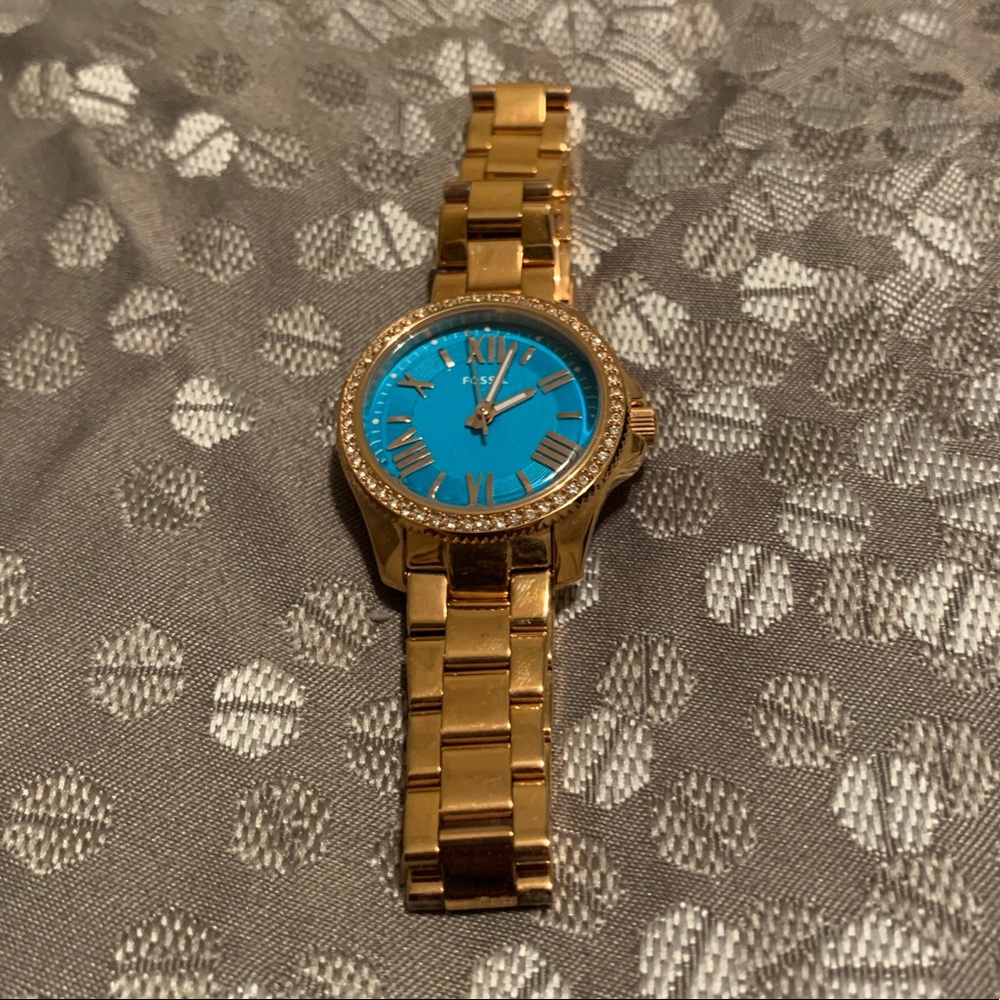Rose gold fossil watch and bracelet set